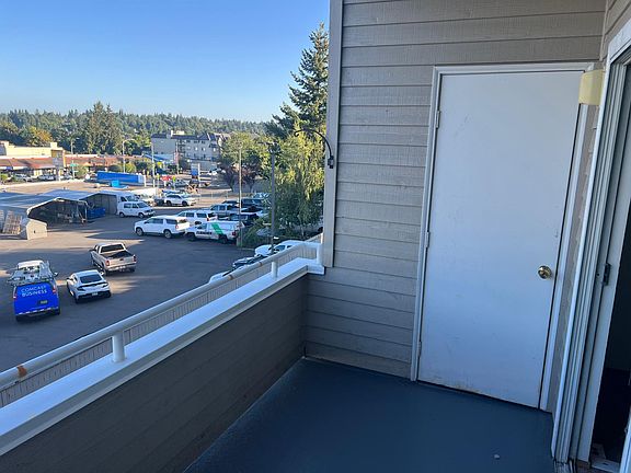 5th image of 11314 25th Ave NE APT 304