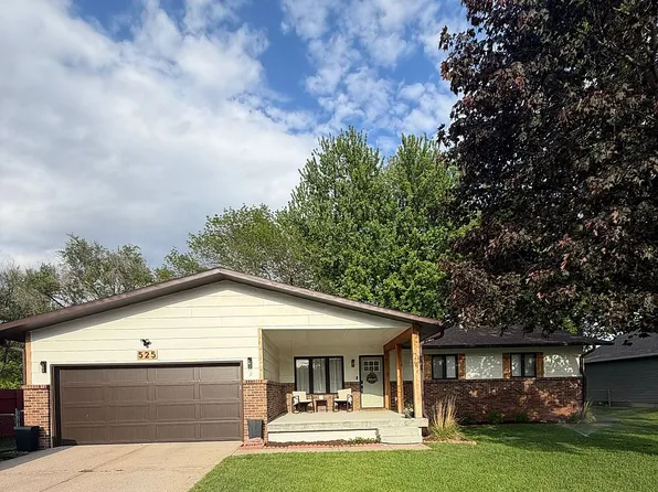 525 Kennedy Dr, Grand Island, NE 68803