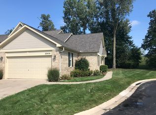 25414 Willowbrook Ct, Flat Rock, MI 48134