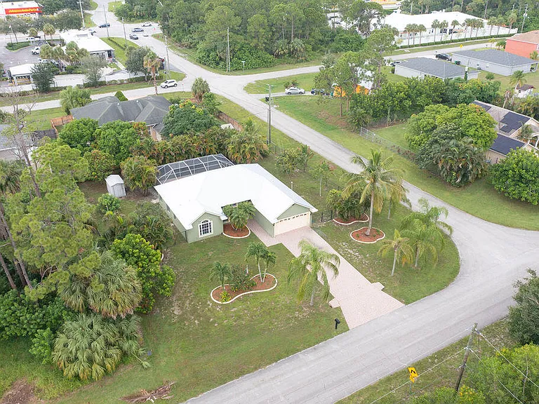 2741 SW Pierson Rd — Photo 43