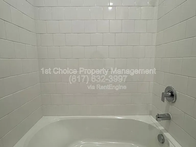7948 Oaktown Dr — Photo 4