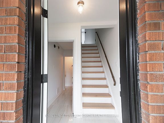 3rd image of 1010 Caledonia Rd