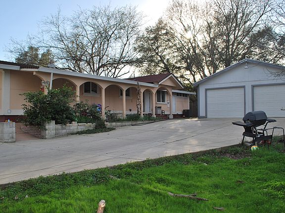 3rd image of 7537 Sycamore Dr