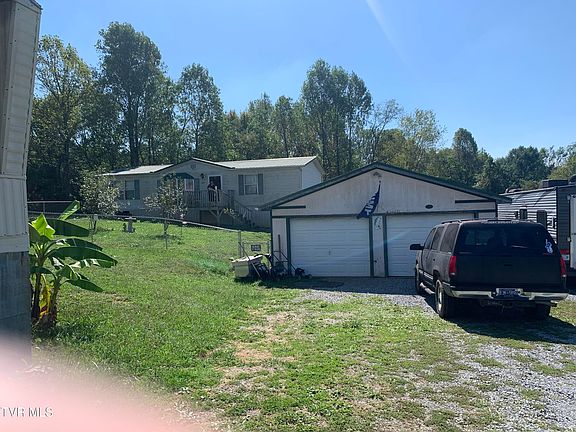 3rd image of 127 Minga Dr