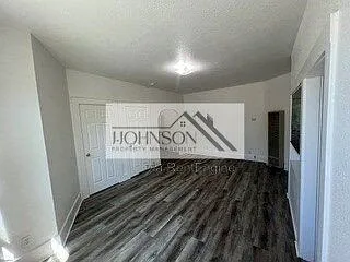 830 N Van Buren St #D — Photo 9