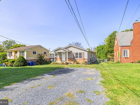 5th image of 607 River Dr