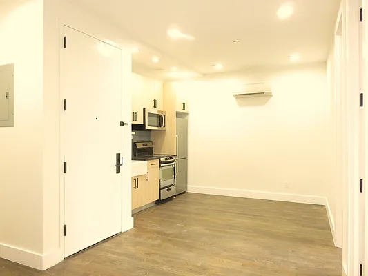 Rented by Rennit Inc. | media 82