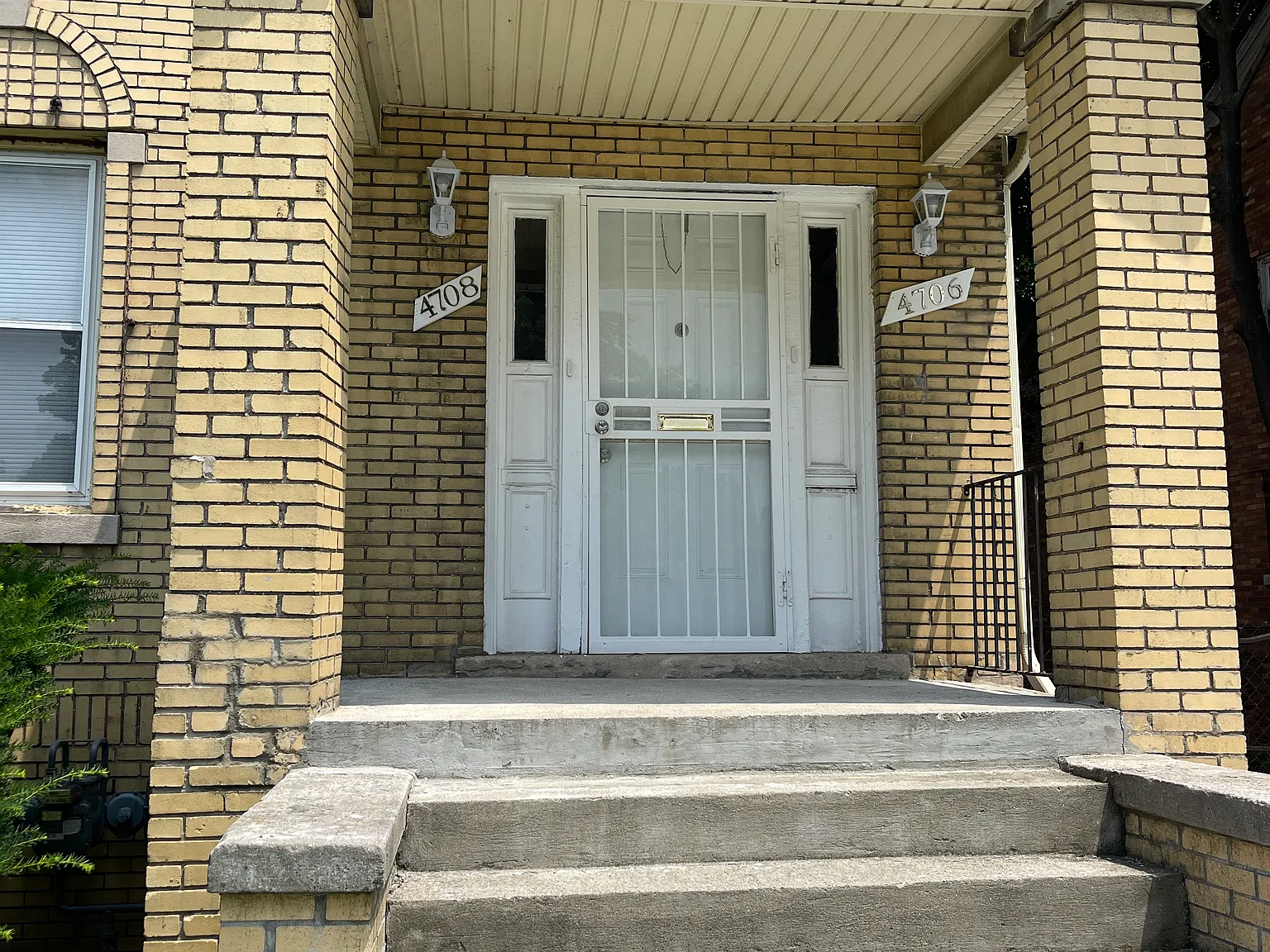 3 bed, 1600 sqft, $1,100 — Photo 3
