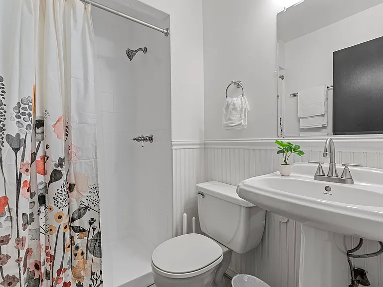2751 Tiara Dr — Photo 24