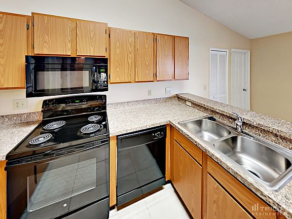 5th image of 1042 Meller Way