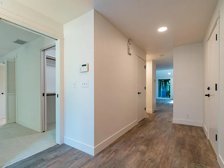 2095 Norwood St — Photo 4