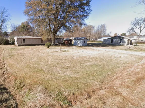 778 E Locust St, Piggott, AR 72454