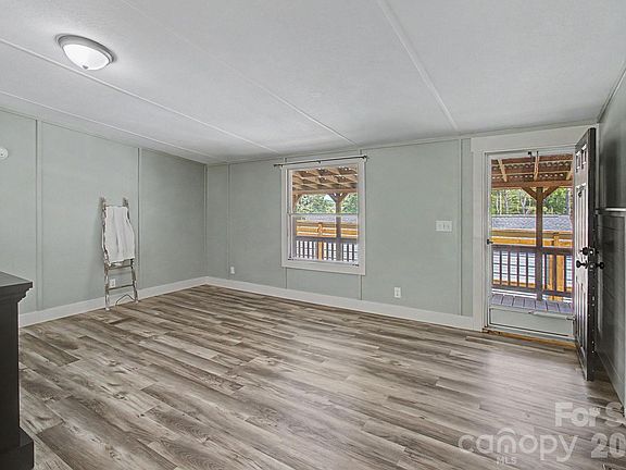 4th image of 1011 Reed St