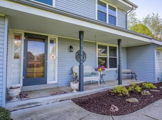 W257S4940 Wood Lilly Ln, Waukesha, WI 53189