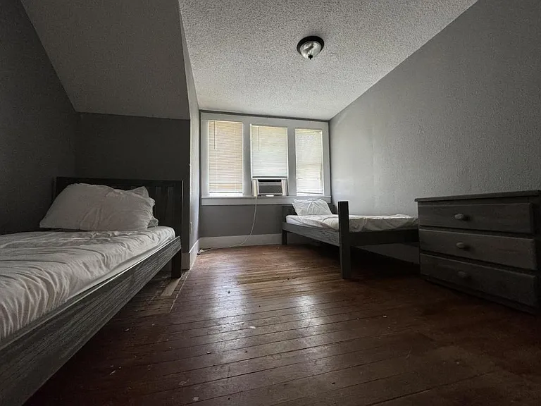 906 N Penelope St — Photo 15