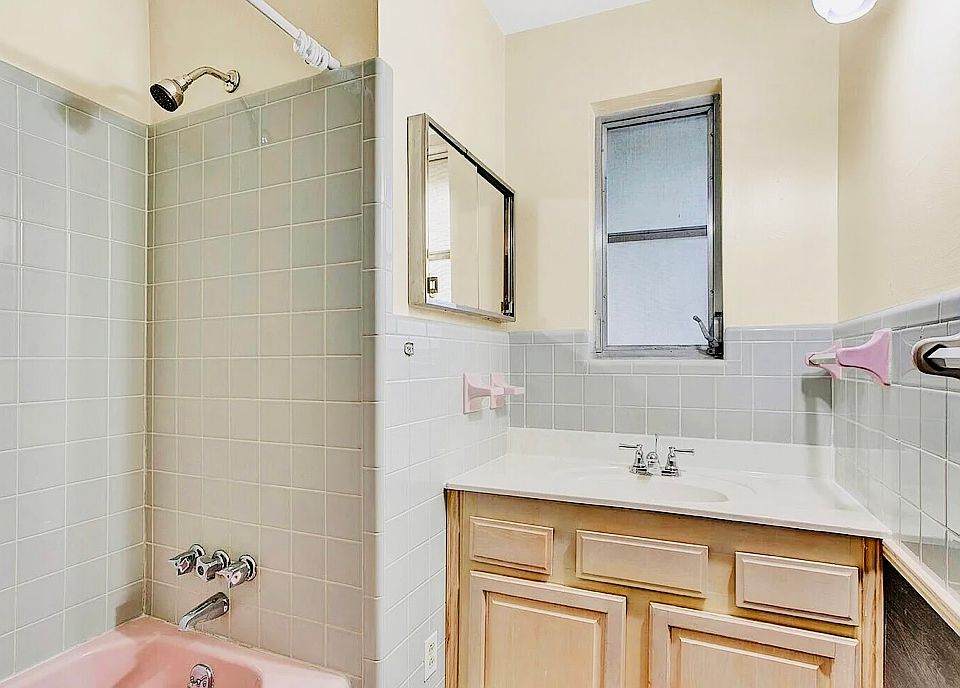 1st image of 3117-3117 Saint Johns Ave