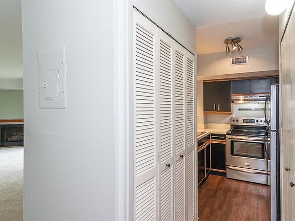 3rd image of 225 Briarcrest Dr Unit 201