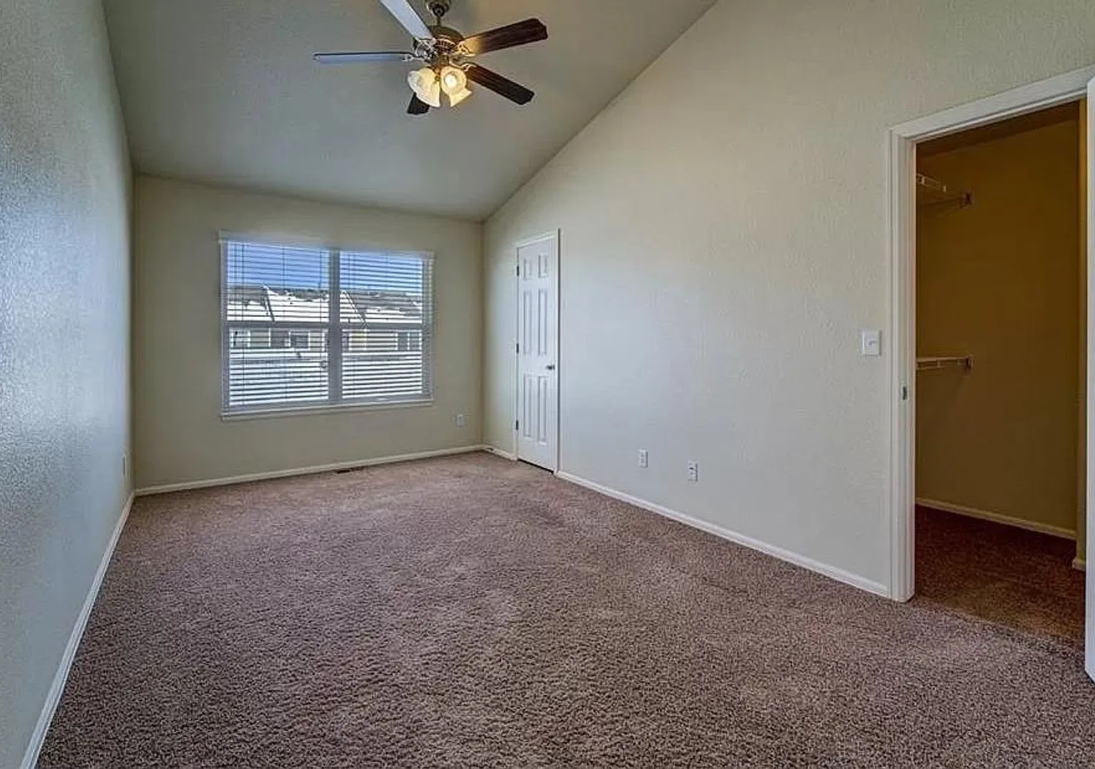 Charming 2-Bedroom Home with Private Backyard & Detached 2-Car Garage! — Photo 4