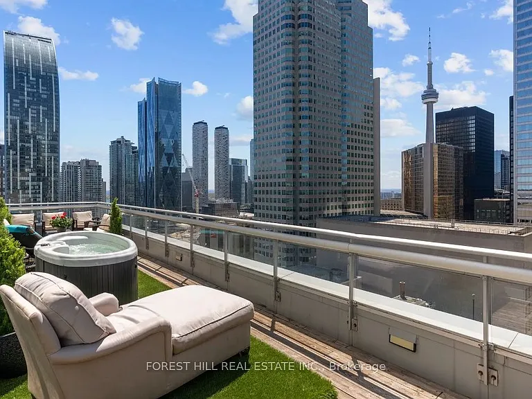 8 Colborne St #Penthouse 2701 — Photo 14