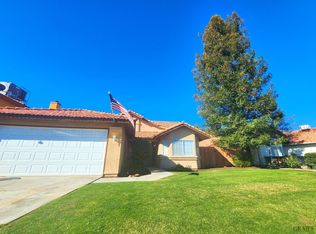 5513 Trails Way, Bakersfield, CA 93313