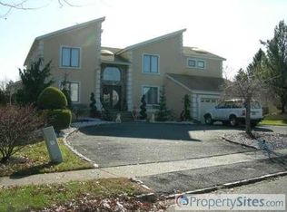 135 New Brook Ln, Springfield, NJ 07081