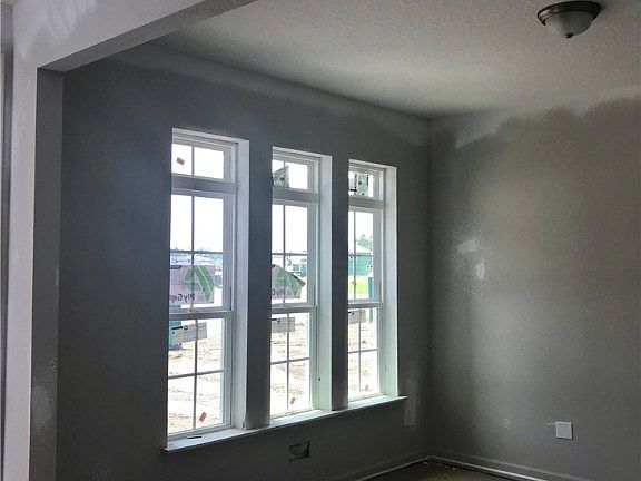 3rd image of 79338 Plummer Creek Dr