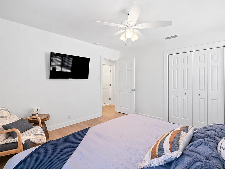 Master Bedroom Picture 3