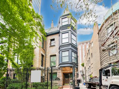 1312 N Astor St, Chicago, IL, 60610