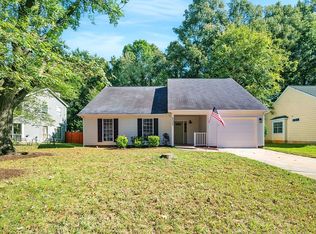 8327 Houndstooth Dr, Charlotte, NC 28227