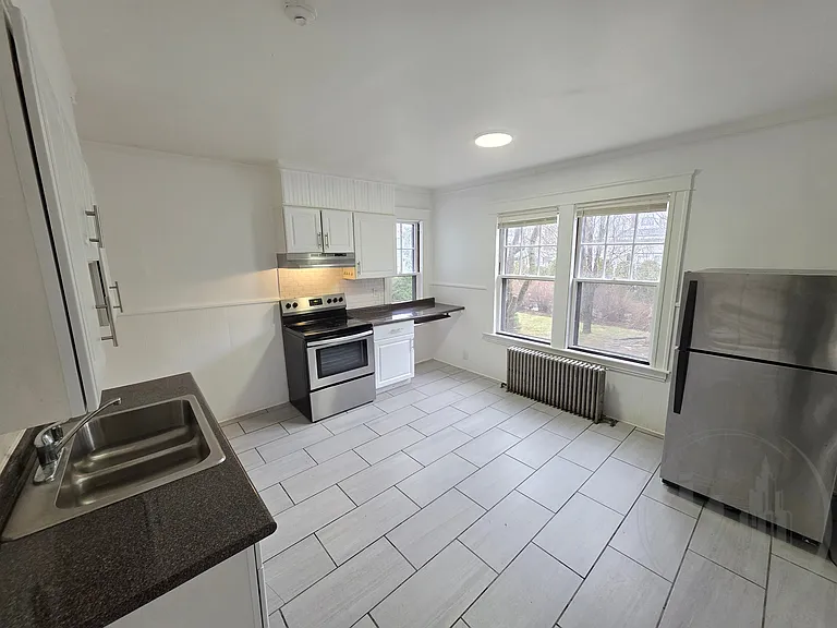 365 Dulude Ave 1stflr Studio Hwincluded Priventry Petok Laundry Prkg — Photo 1
