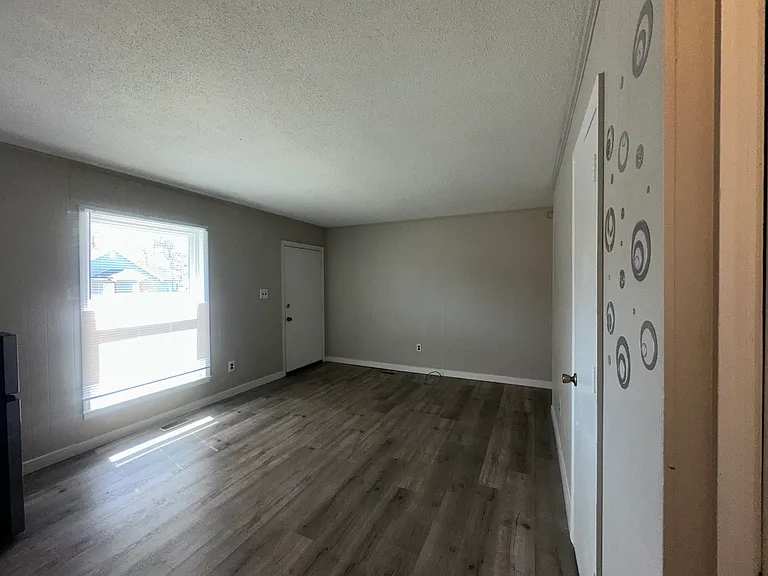 306 N Discovery St #D — Photo 13