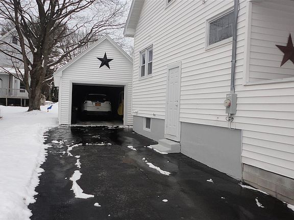 3rd image of 12 Crescent Ave