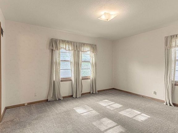 4th image of 4611 S Fuller Ave