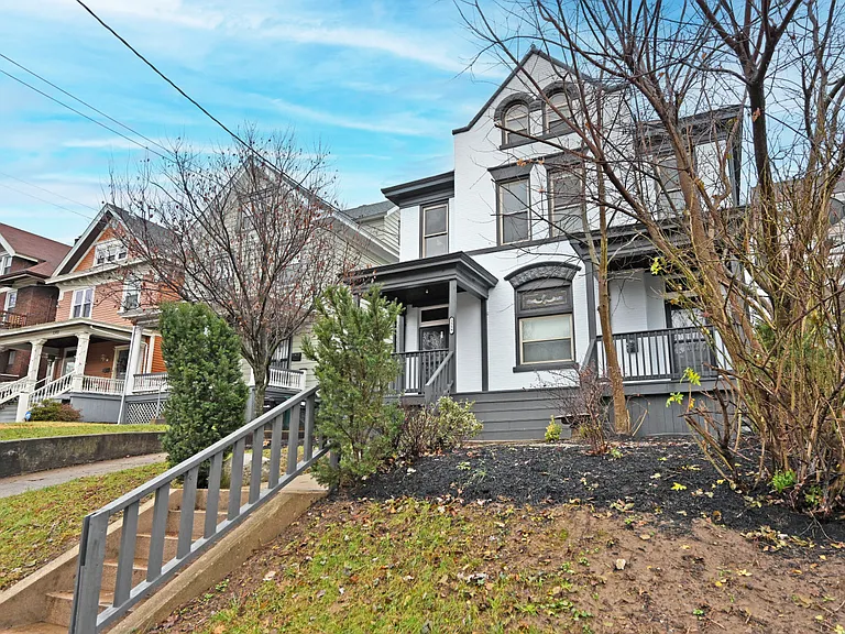 1359 Burdette Ave #3 — Photo 2
