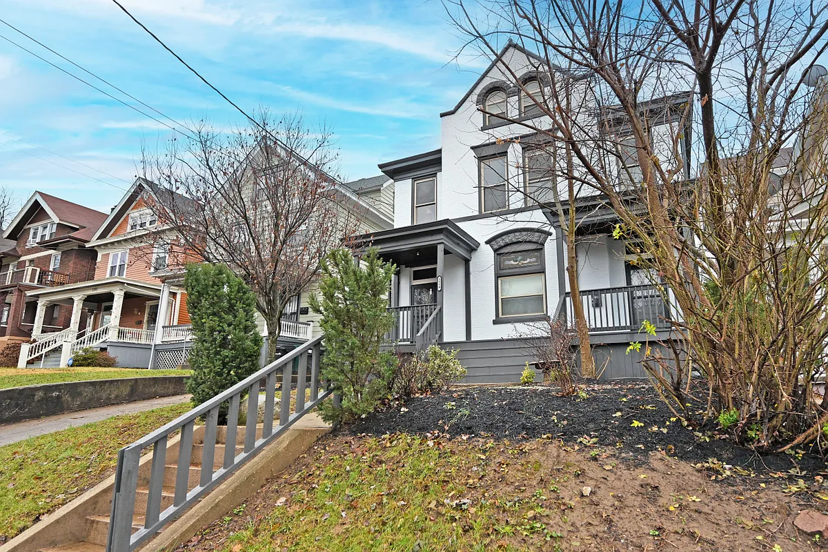Building Photo - 1359 Burdette Ave #3