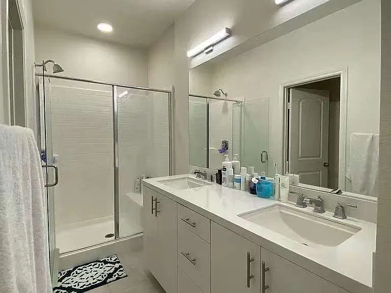 3 bed, 1740 sqft, $1,300 — Photo 3