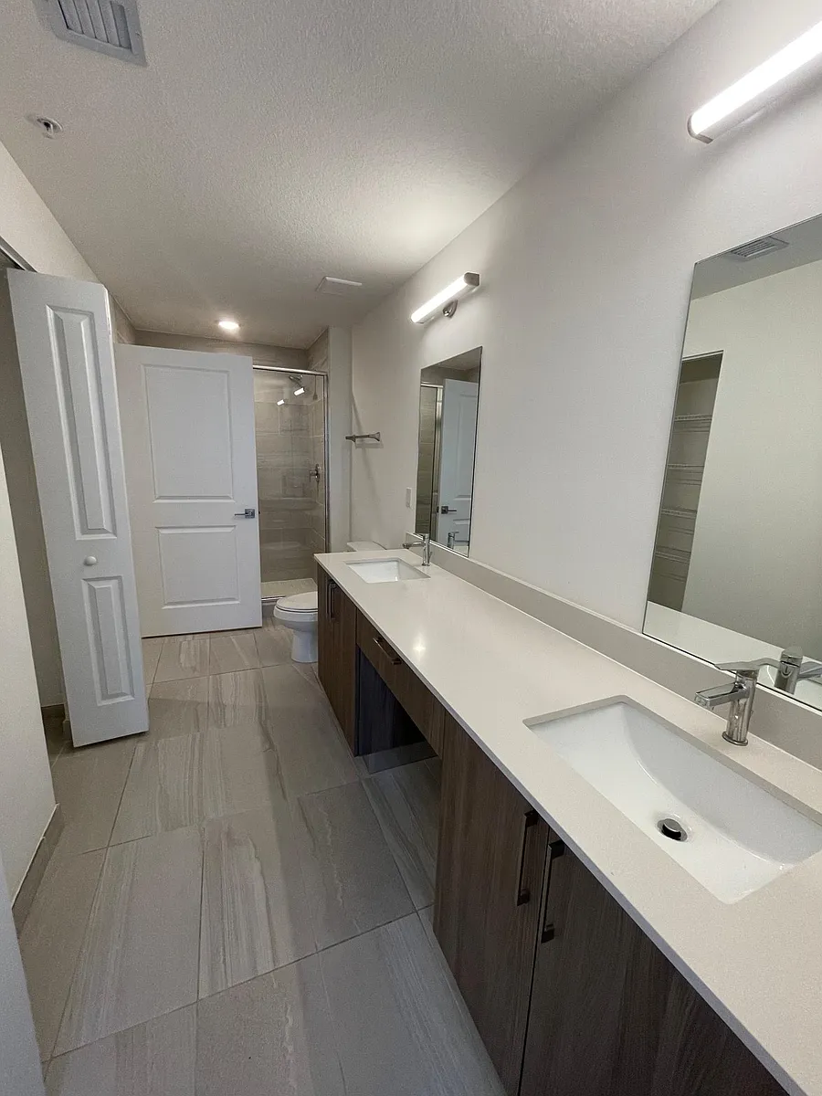 Building Photo - 418 NW 207th St #169