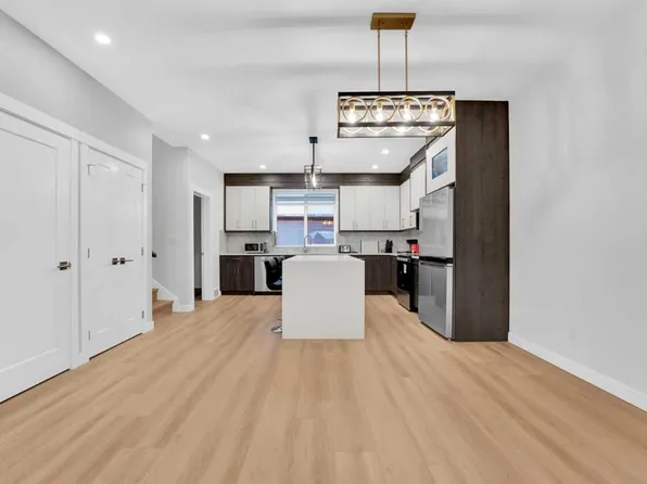 214 S 99th Ave SE, Calgary, AB T2J 0H9