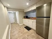 4 Linton Ave #BASEMENT — Photo 2