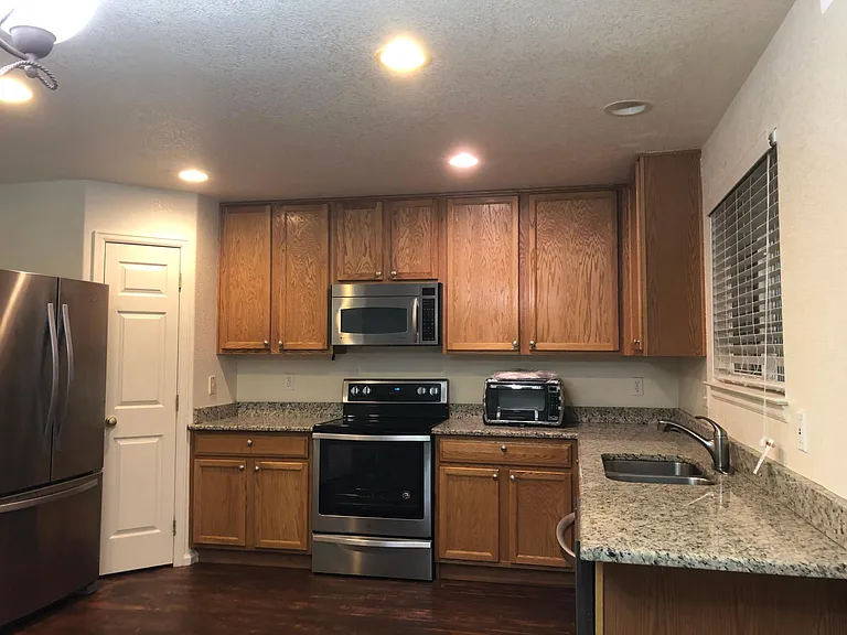 16471 Otero Ave — Photo 5