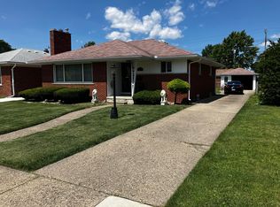 16455 Collinson Ave, Eastpointe, MI 48021