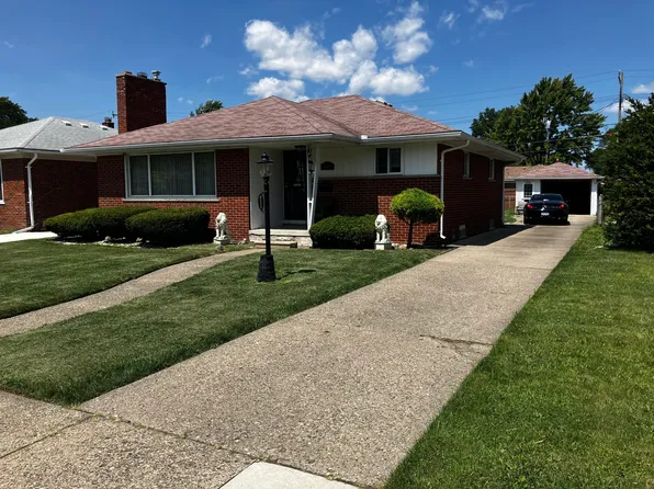 16455 Collinson Ave, Eastpointe, MI 48021