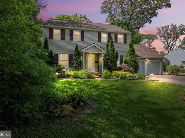 38 Strathmore Dr, Cherry Hill, NJ 08003