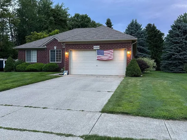 35459 Pierce St, Richmond, MI 48062