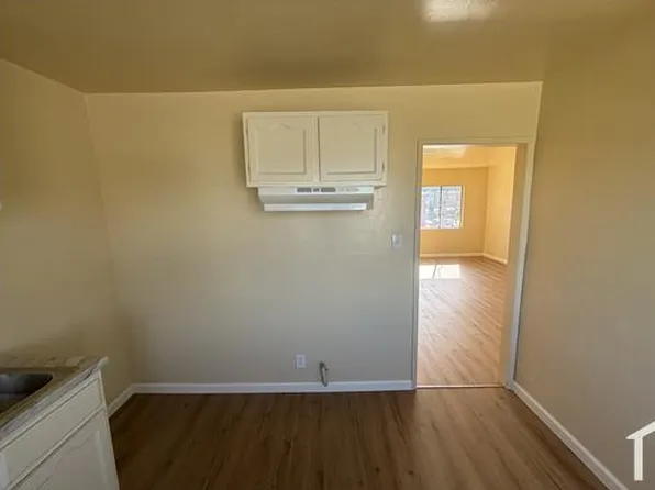 7118 West Blvd, Los Angeles, CA