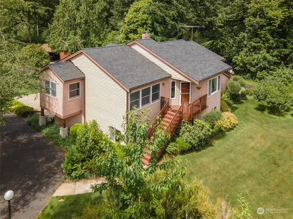 8015 Chestnut Hill Drive SE, Olympia, WA 98513