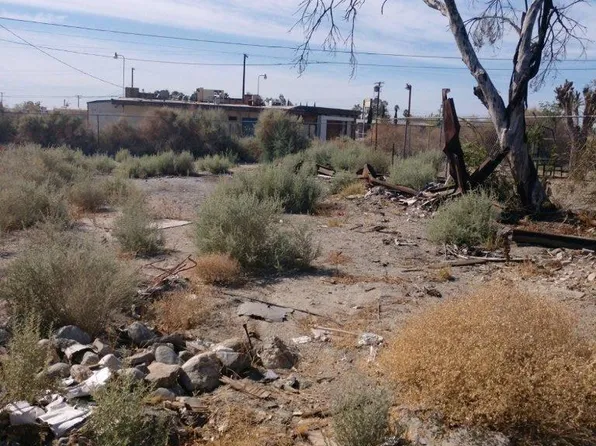 79 Panorama Dr, Thermal, CA 92274