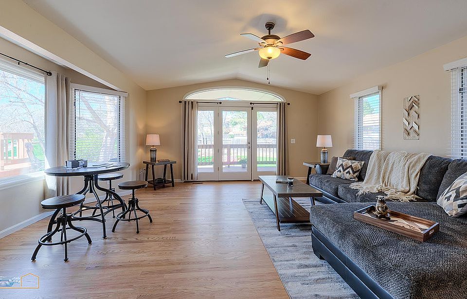 natural light fills spacious FAMILY RM, brings the outdoors inside. Click on VIDEO TOUR link in upper left corner of any photo screen or find on web link https://vimeo.com/413222669/c1dc1494d2.