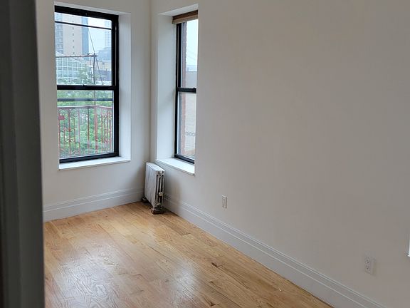 5th image of 127 Grand St APT 10
