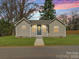 3900 Plainview Rd, Charlotte, NC 28208